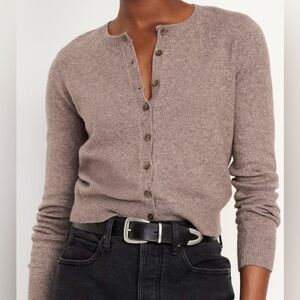 Old Navy - SoSoft Cropped Cardigan Sweater in size S, tags still on